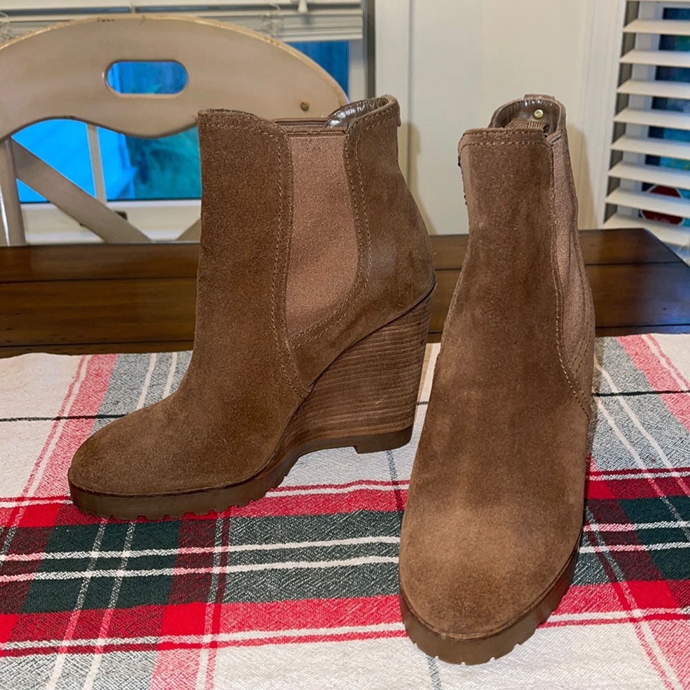 Michael Kors brown wedge boots 6.5